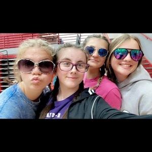 Meet your Posher, Raelynn